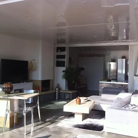 Magnifique Face A La De Beaucours Apartment