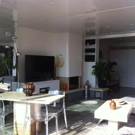 Magnifique Face A La De Beaucours Apartment